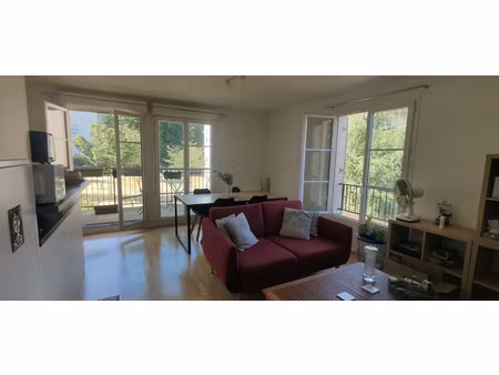 yerres proche gare et commerces appartement 2 pièces de 46