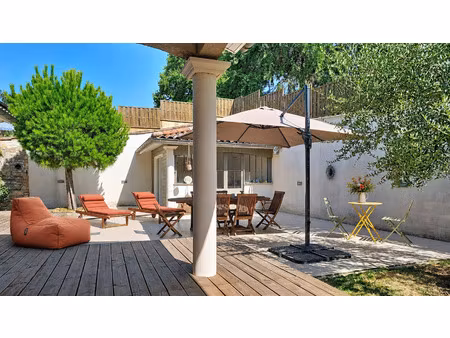 grande maison familiale avec 5 chambres - 4 garages - terrai