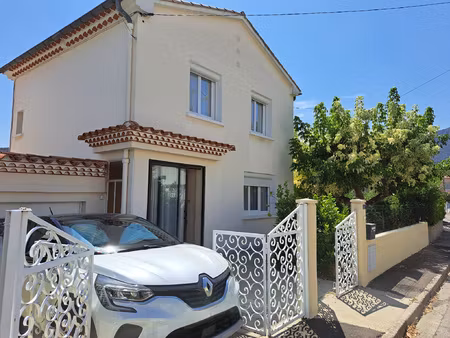 maison très lumineuse sur un terrain clos de 304m2 avec un g