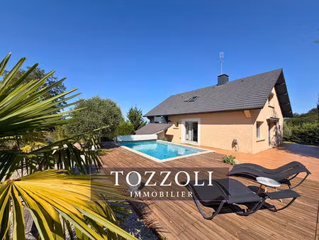 maison roche 8 pièce(s) 210.15 m2
