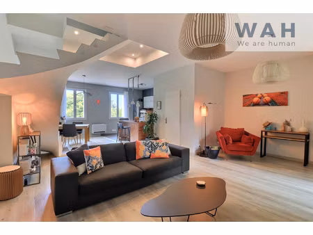 maison de village 4 pièces avec jardin  terrasse et garage -