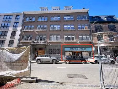 commerce idéalement situé à 2 pas du nouveau piétonnier.