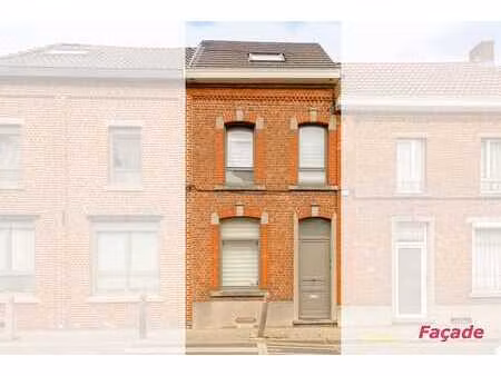 maison 4 chambres à dour  façade brique rouge