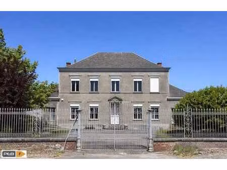 magnifique maison de maître avec jardin et parking