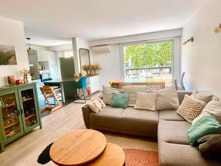 t3 meublé de standing 70 m² + clim + balcon + garage (lyon 3 - gambetta / métro garibaldi)