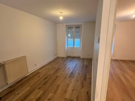 à louer – appartement t2 meublé en plein cœur de brive