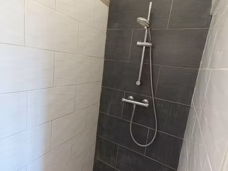apparemment t2 dans résidence privée