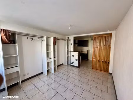 studio 24 m² indépendant – entrée individuelle – 650 cc