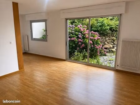 grand studio 37m2 avec parking mont saint aignan