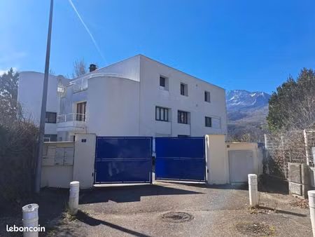studio 1 pièce 33 m²