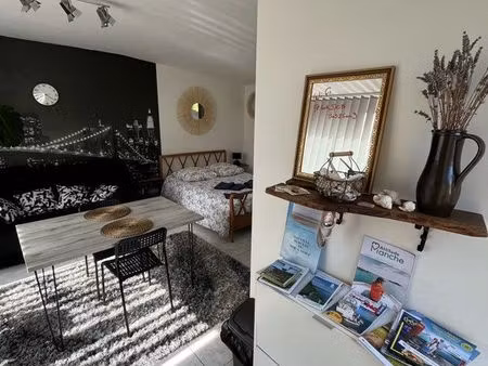 studio à louer – disponible à partir du 1er septembre – vauville