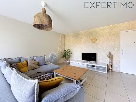 brignoles bel appartement 3 pièces situé dans une résidence sécurisée avec espaces verts..