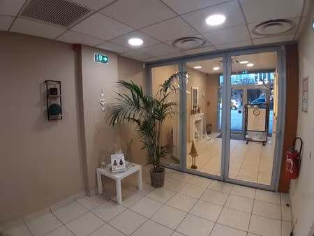 saint die centre : local commercial de 228.57m²