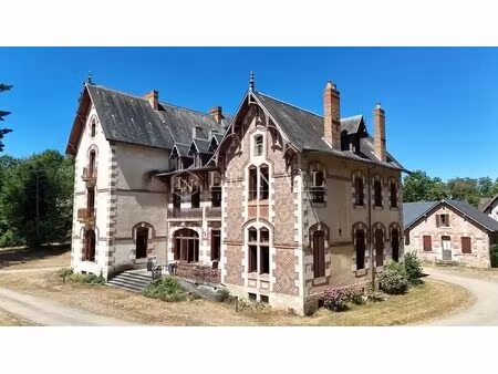 château moulins - 763m²