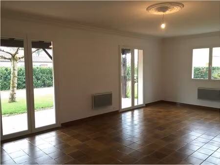 maison de plain-pied 4 pièces de 136 7 m² à louer à saint-jory (31790)