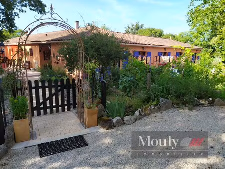 maison recente avec activite chambres d'hotes