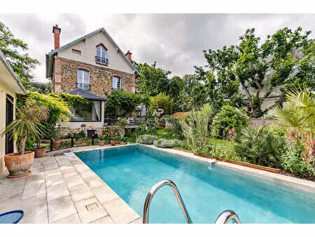 maison 8 pièce(s) 185.19 m2