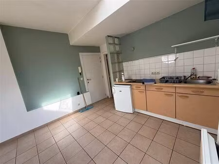 appartement à louer à rue des écoles 4.3 basècles (vbe49870)