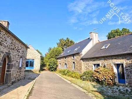 propriété rénovée avec gîtes