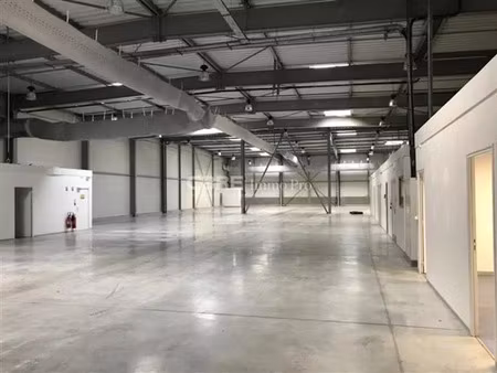 location local d'activités chasseneuil du poitou 1 939 m²