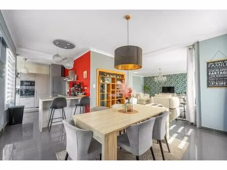 appartement à vendre avec terrasse et 4 chambres   mont-sur-marchienne (vbe49492)