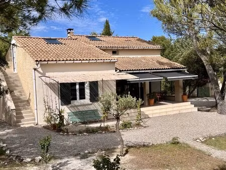 maison de campagne fabuleuse  récemment rénovée  avec de magnifiques vues  située dans une