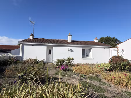 challans - maison 2 chambres avec garage et dependance