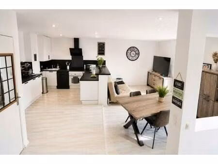 duplex rénové proche du centre