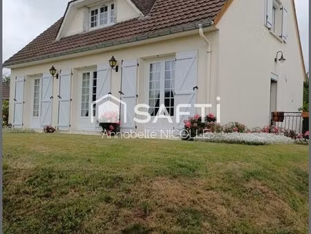 maison familiale d'environ 119 m2  sur terrain arboré de 573 m2  situé dans un quartier ré