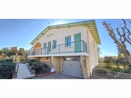 maison traditionnelle avec jardin et dépendance à bergerac