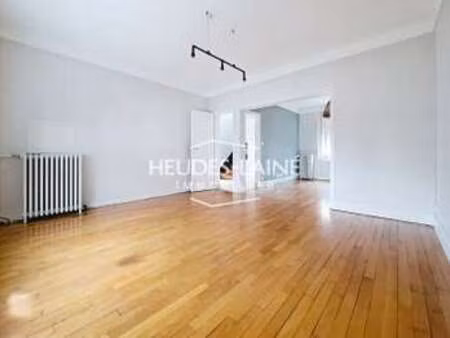 vente maison à granville (50400) : à vendre / 122m² granville