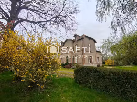 maison de maitre de 232m² - 11 pieces - dependance de 200m² - parc de 8971m²