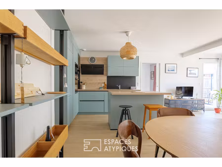 maison contemporaine avec jardin et garage
