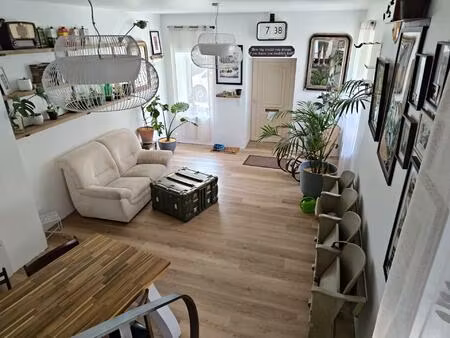 maison en pierre  2 chambres  entièrement rénovée