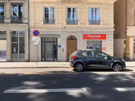 achat local commercial 67m² lyon 5ème