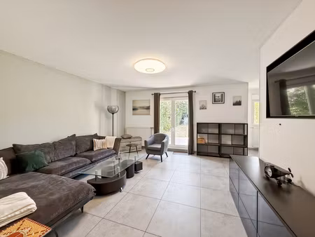 maison meublé - 92 m2 - jardin privatif - garage + 2 parking