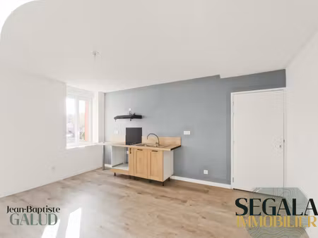 appartement duplex lumineux à louer à carmaux – 52 m²
