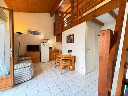appartement 2 pieces en duplex avec loggia et parking à 450 m plage de pontaillac