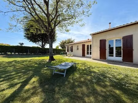 maison en très bon état avec garage à 1 km supermarché