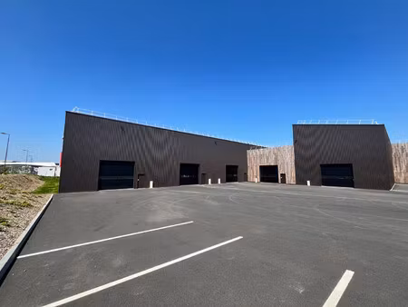 location local commercial