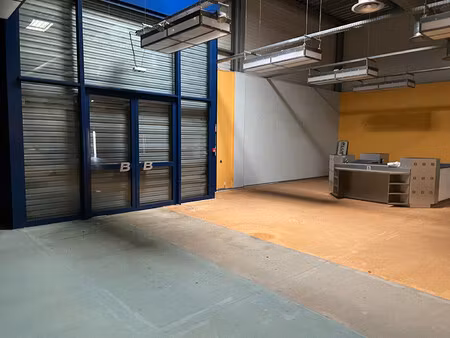 location local commercial