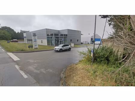 location local commercial
