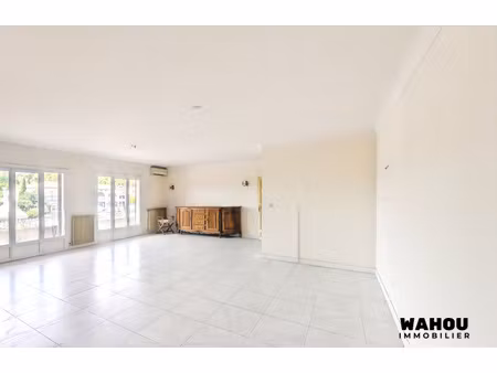 appartement t4 à rénover avec jardin et dépendances