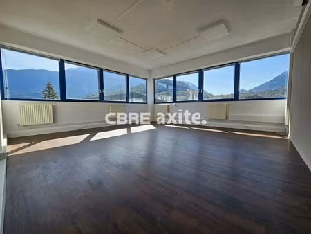 location local professionnel 62m² faverges seythenex 74210