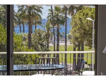 cannes - croisette - élégant 4 pièces avec terrasse