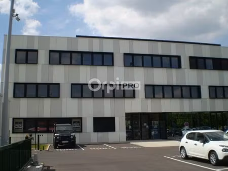 location bureaux 97 m²