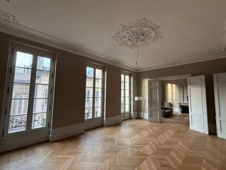 location bureaux 195 m²