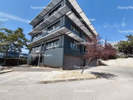 location bureaux 302 m²
