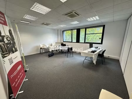 location bureaux 186 m²