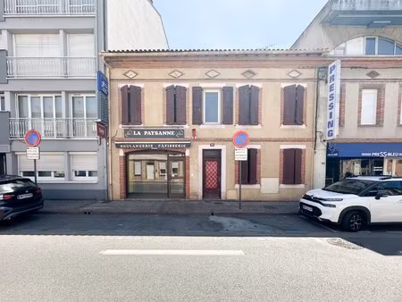 albi hyper centre immeuble comprenant local commercial plus appartement
